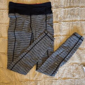 Lululemon Athletica Black and Gray Patterned Leggings